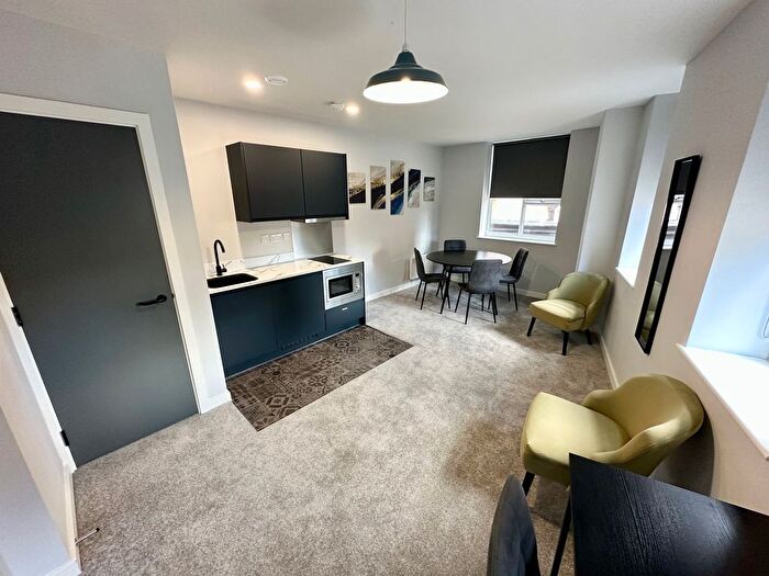 2 Bedroom Property To Rent In Silver Street, Wakefield, WF1