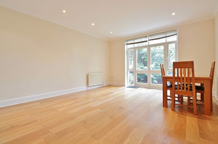 3 Bedroom Flat To Rent In Borough Road, Isleworth, TW7