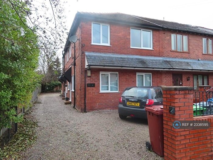 3 Bedroom Flat To Rent In Parrs Wood Road, Manchester, M20