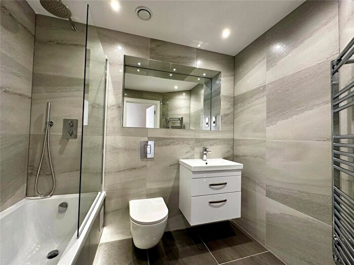 2 Bedroom Apartment To Rent In Friar Street, Reading, Berkshire, RG1
