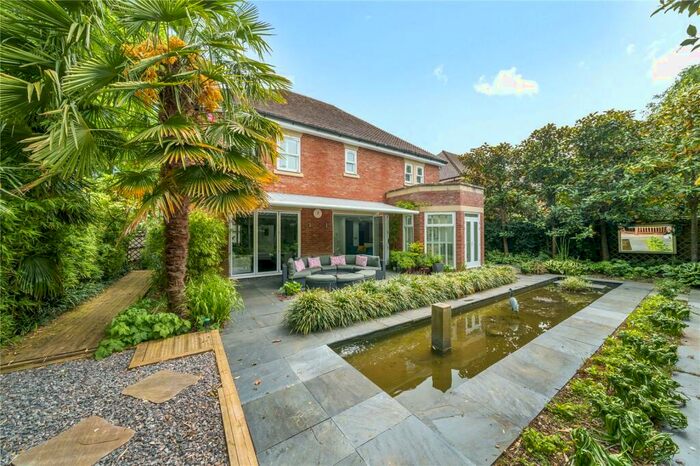 5 Bedroom Detached House For Sale In Endfield Place, Maidenhead, Berkshire, SL6