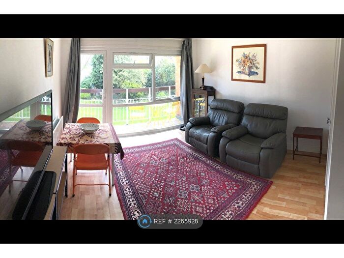 2 Bedroom Flat To Rent In Cedar Road, Sutton, SM2