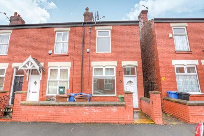 2 Bedroom End Of Terrace House For Sale In Ladysmith Street, Stockport, Cheshire, SK3