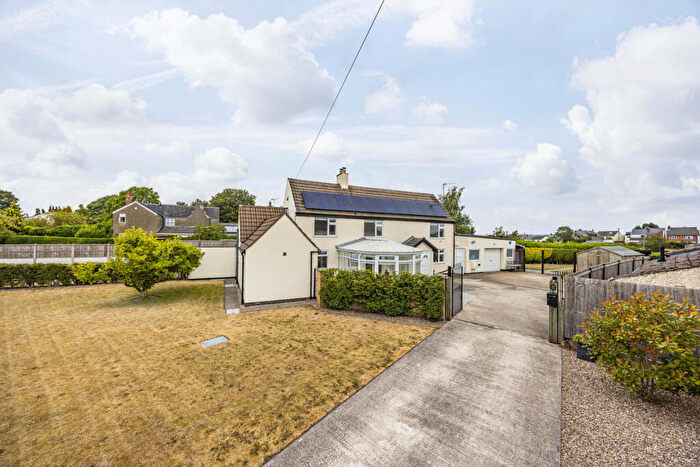 3 Bedroom Cottage For Sale In Main Road, Underwood, NG16