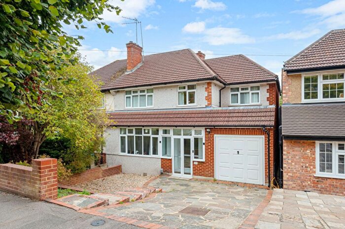 4 Bedroom Semi-detached House For Sale In Foxearth Road, South Croydon, CR2