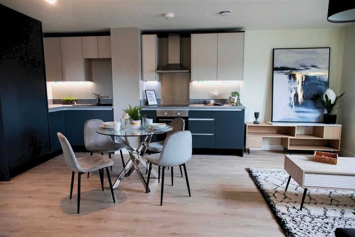 3 Bedroom Flat To Rent In Birmingham Road, West Bromwich, B70