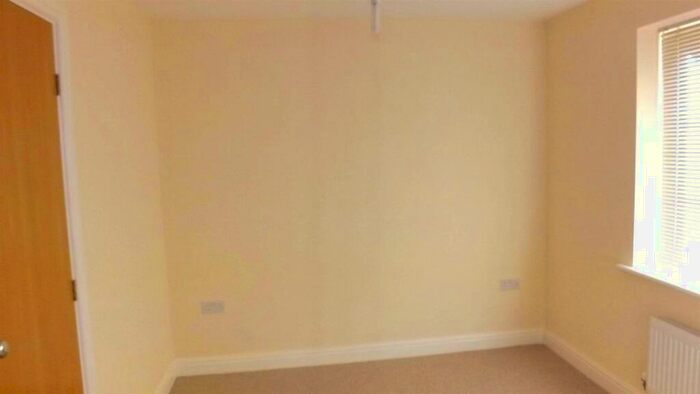 2 Bedroom Apartment To Rent In Laneham Place, Kenilworth, CV8