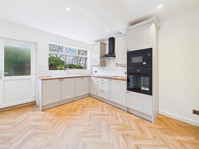 3 Bedroom Semi Detached House To Rent In Serlby Rise, Nottingham, NG3