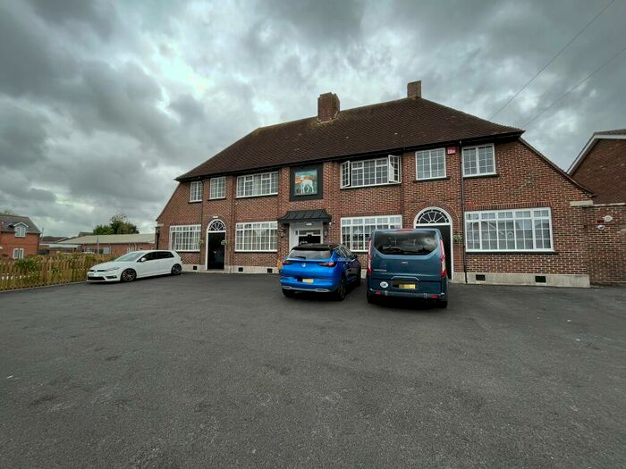 2 Bedroom Flat To Rent In Castle Street, Portchester, PO16