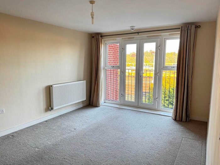 1 Bedroom Flat To Rent In Alexander Square, Eastleigh, SO50