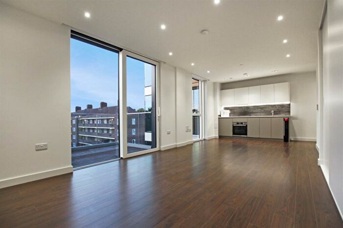 Flat To Rent In London, N4