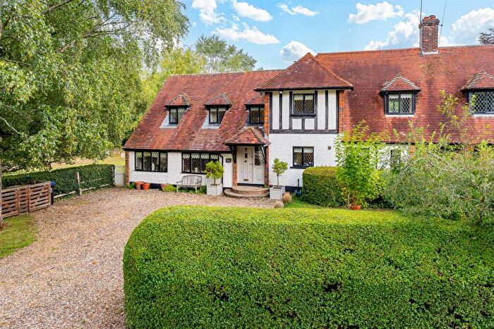 5 Bedroom Semi-Detached House For Sale In Drivers End, Codicote, Hitchin, SG4