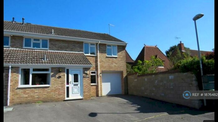4 Bedroom Semi-Detached House To Rent In Windsor Way, Alderholt, Fordingbridge, SP6
