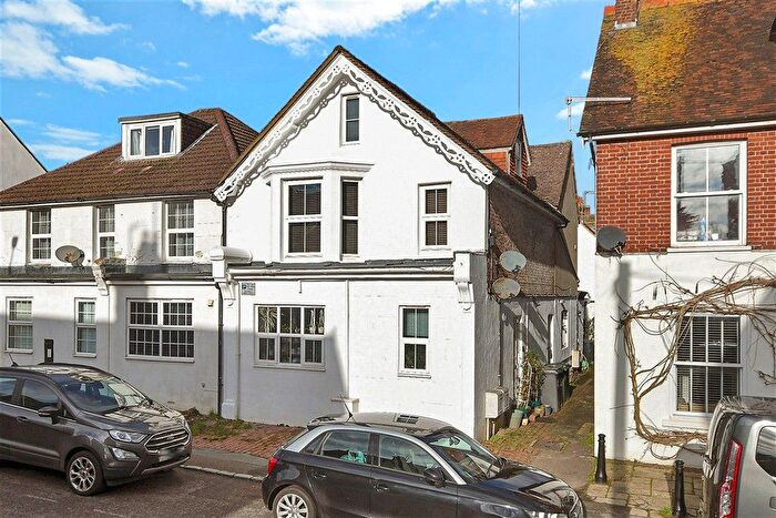 2 Bedroom Maisonette For Sale In Framfield Road, Uckfield, East Sussex, TN22