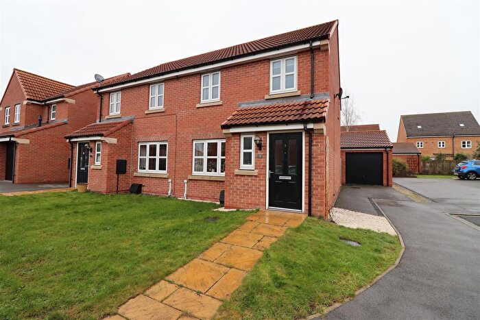 3 Bedroom Semi-Detached House For Sale In Tweengates Close, Pocklington, York, YO42