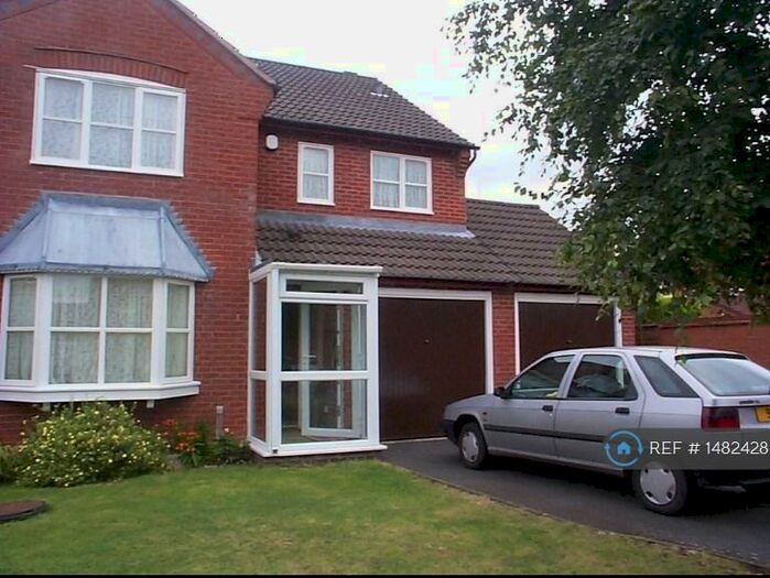 4 Bedroom Detached House To Rent In Otter Close, Redditch, B98