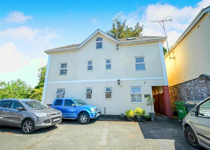 2 Bedroom Flat To Rent In Cleve Terrace, Ilsham Road, Torquay, TQ1