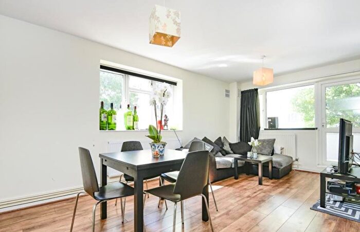 3 Bedroom Apartment To Rent In Palgrave Gardens, Marylebone, London, NW1