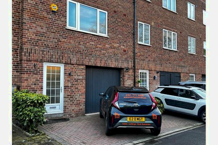 3 Bedroom Terraced House To Rent In West Drive, Edgbaston, Birmingham, B5