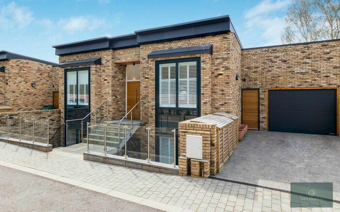 4 Bedroom Detached House To Rent In Pump House Lane, Hoddesdon Road, Stanstead Abbotts, SG12