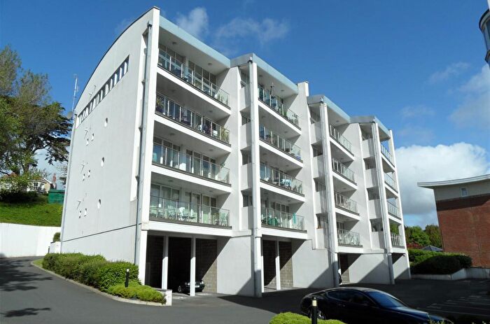 2 Bedroom Penthouse For Sale In Luccombe Road, Shanklin, PO37