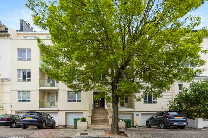 3 Bedroom Apartment To Rent In Belsize Park, London, NW3