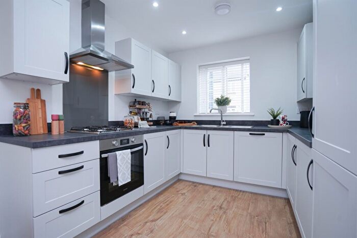 3 Bedroom End Of Terrace House For Sale In Abbey Meadows, Leicester, LE4