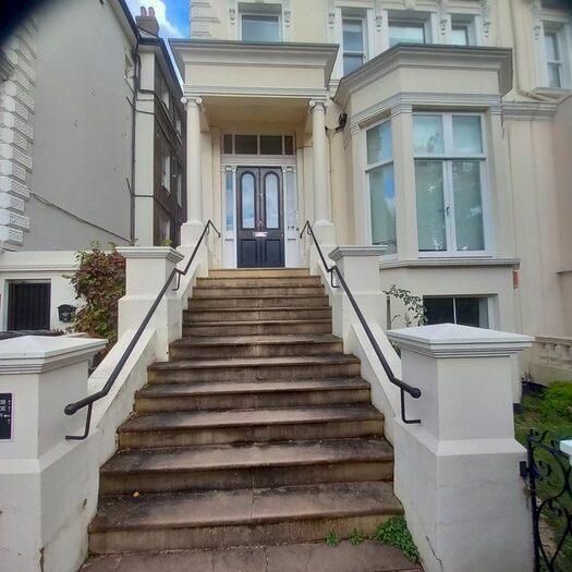 3 Bedroom Flat To Rent In Belsize Park Gardens, London, NW3