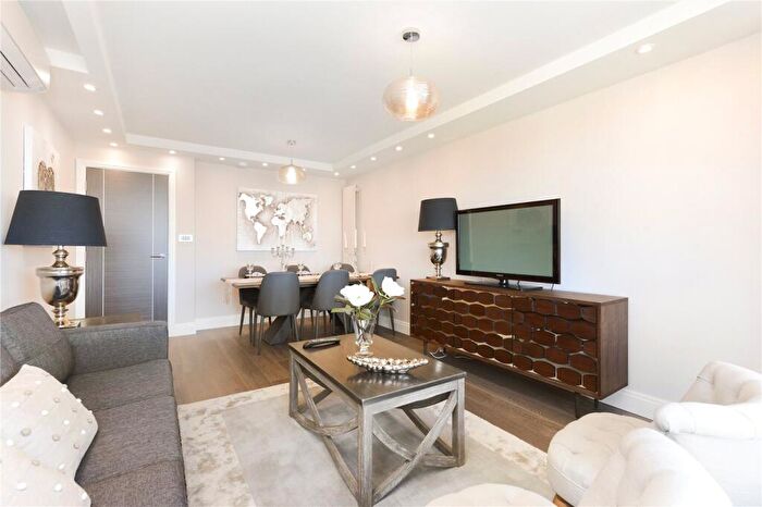 3 Bedroom Apartment To Rent In Cresta House, Finchley Road, Swiss Cottage, London, NW3