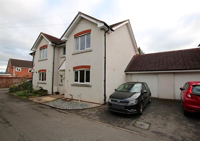 3 Bedroom Semi-Detached House To Rent In The Beeches, Glasshouse Lane, Exeter, EX2