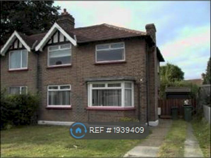 3 Bedroom Semi-Detached House To Rent In Shawbrooke Road, London, SE9
