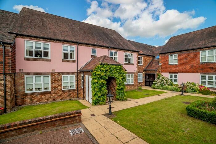 2 Bedroom Apartment For Sale In Sun Lane, Harpenden, Hertfordshire, AL5