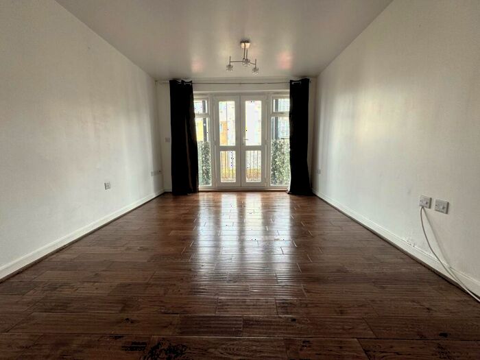 2 Bedroom Flat To Rent In Amethyst Court, Enstone Road, Enfield, EN3