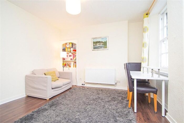 2 Bedroom Flat To Rent In Gifford Park, Edinburgh, EH8