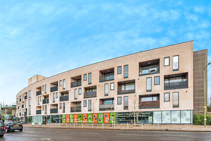 2 Bedroom Flat For Sale In Barns Road, Oxford, OX4