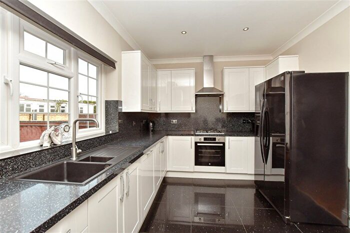 3 Bedroom Detached Bungalow For Sale In London Road, West Kingsdown, Kent, TN15