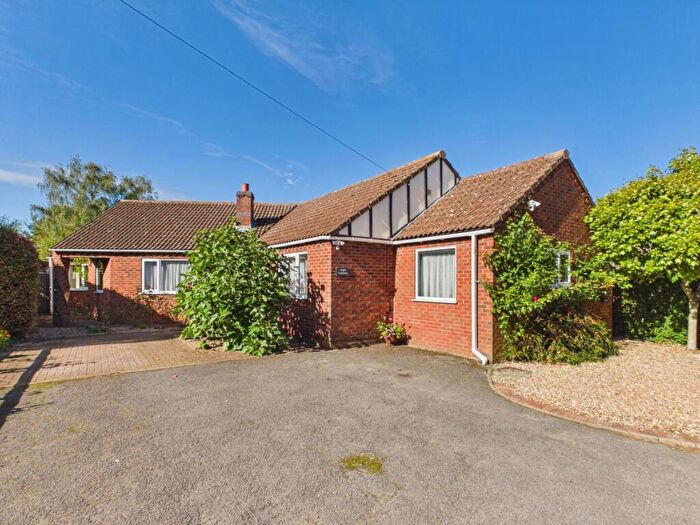 4 Bedroom Detached Bungalow For Sale In Maple Paddocks, Wood Enderby, PE22