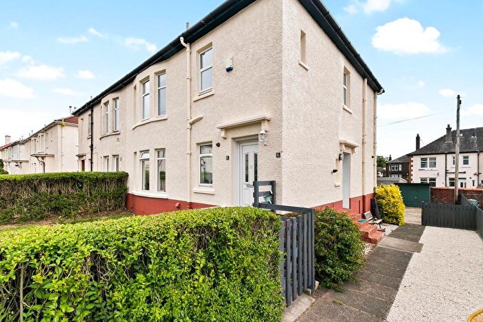 2 Bedroom Flat To Rent In Esslemont Avenue, Scotstounhill, Glasgow, G14