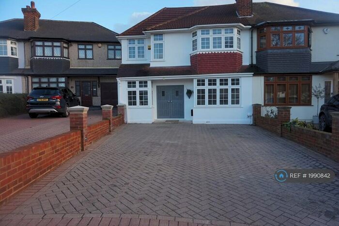 5 Bedroom Semi-Detached House To Rent In Harold Road, London, E4