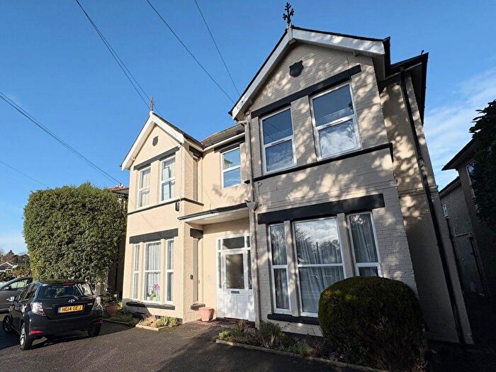 Flat To Rent In Studio Alum Chine Road, Westbourne, BH4