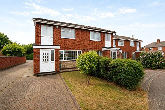 3 Bedroom Semi Detached House For Sale In Squires Road, Marston Moretaine, Bedfordshire, MK43