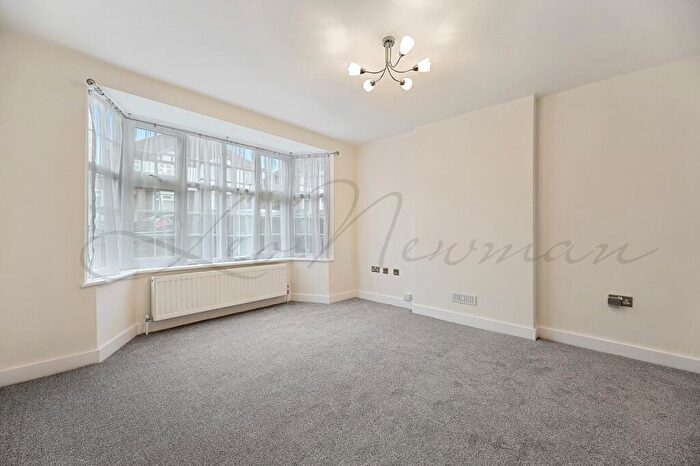 2 Bedroom Flat To Rent In Shirley Court, Sedley Rise, Loughton, Essex, IG10