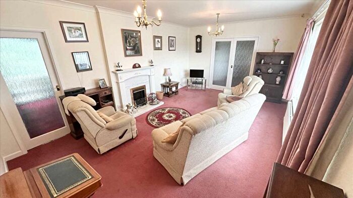 3 Bedroom Bungalow For Sale In Parkland Close, Clifton Village, Nottingham, NG11
