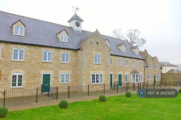 2 Bedroom Flat To Rent In Heathfield, Kidlington, OX5