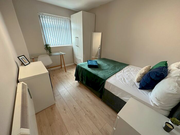 4 Bedroom Flat To Rent In Fell Street, Liverpool, L7