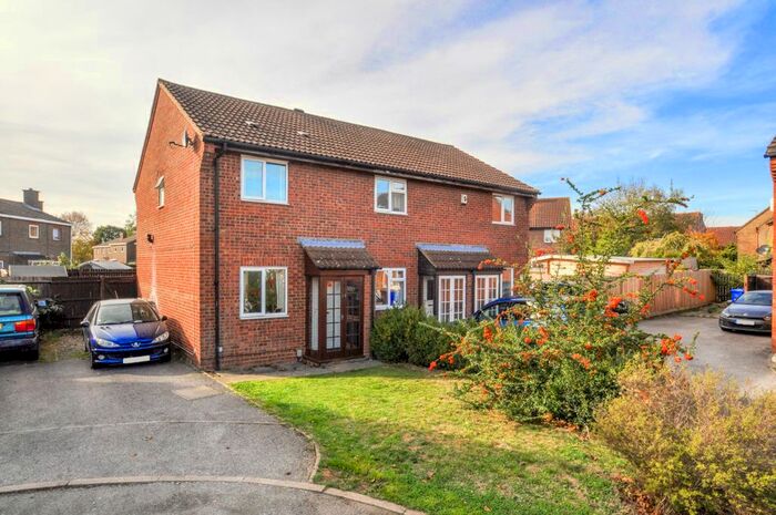 2 Bedroom Semi-Detached House To Rent In Gaydon Walk, Bicester OX26