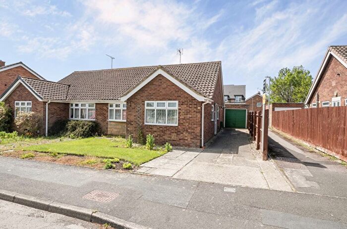 3 Bedroom Semi-detached Bungalow For Sale In Glevum Road, Stratton St Margaret, Swindon, SN3