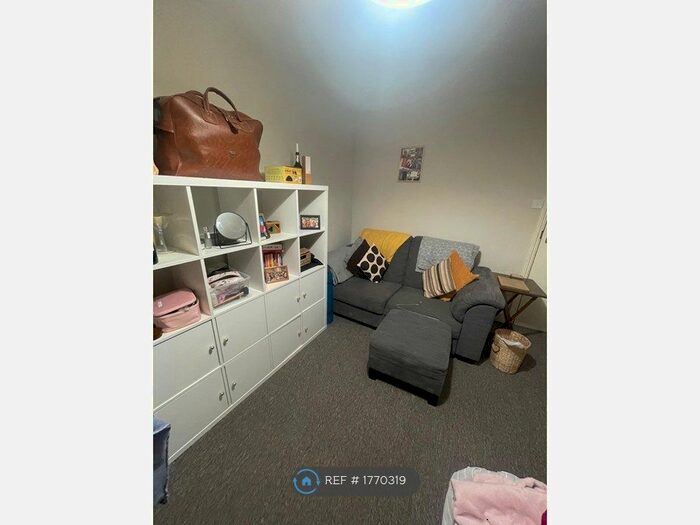 Studio To Rent In Ritherdon Road, London, SW17