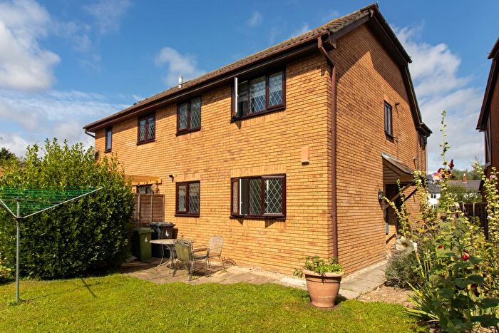 1 Bedroom Flat To Rent In Downs View, Holybourne, Alton, Hampshire, GU34