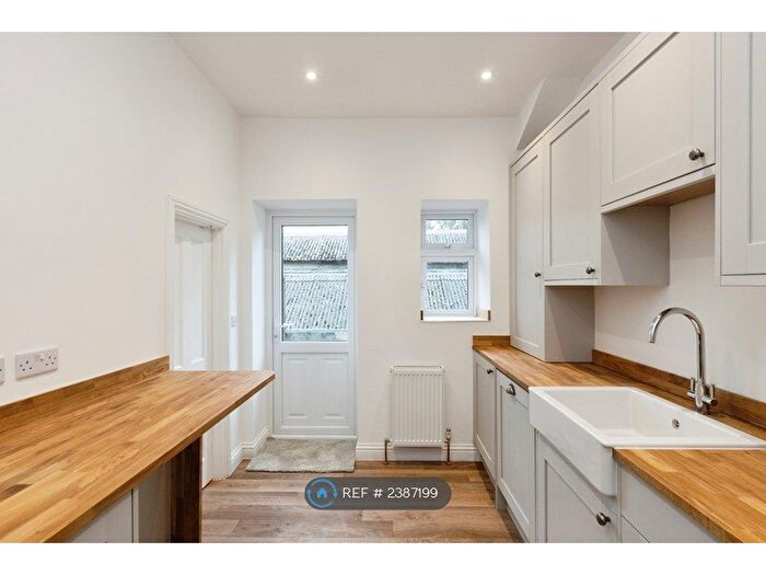 1 Bedroom Flat To Rent In The Avenue, Cirencester, GL7